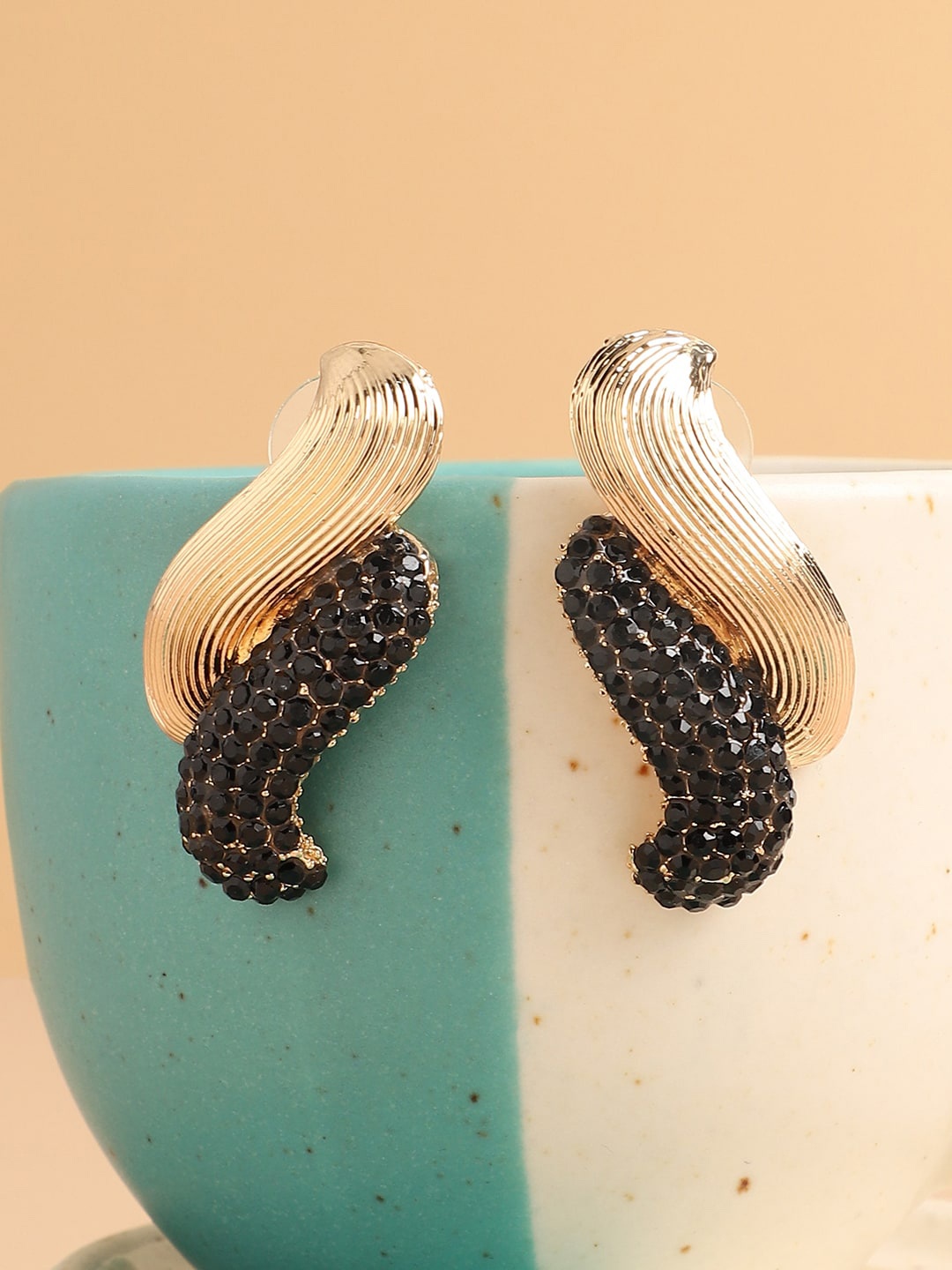 

SOHI Gold-Plated Contemporary Drop Earrings