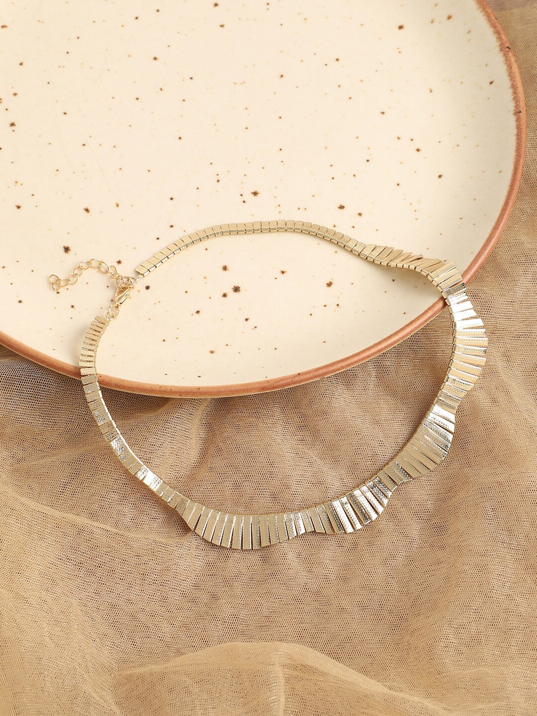 

SOHI Gold-Plated Necklace