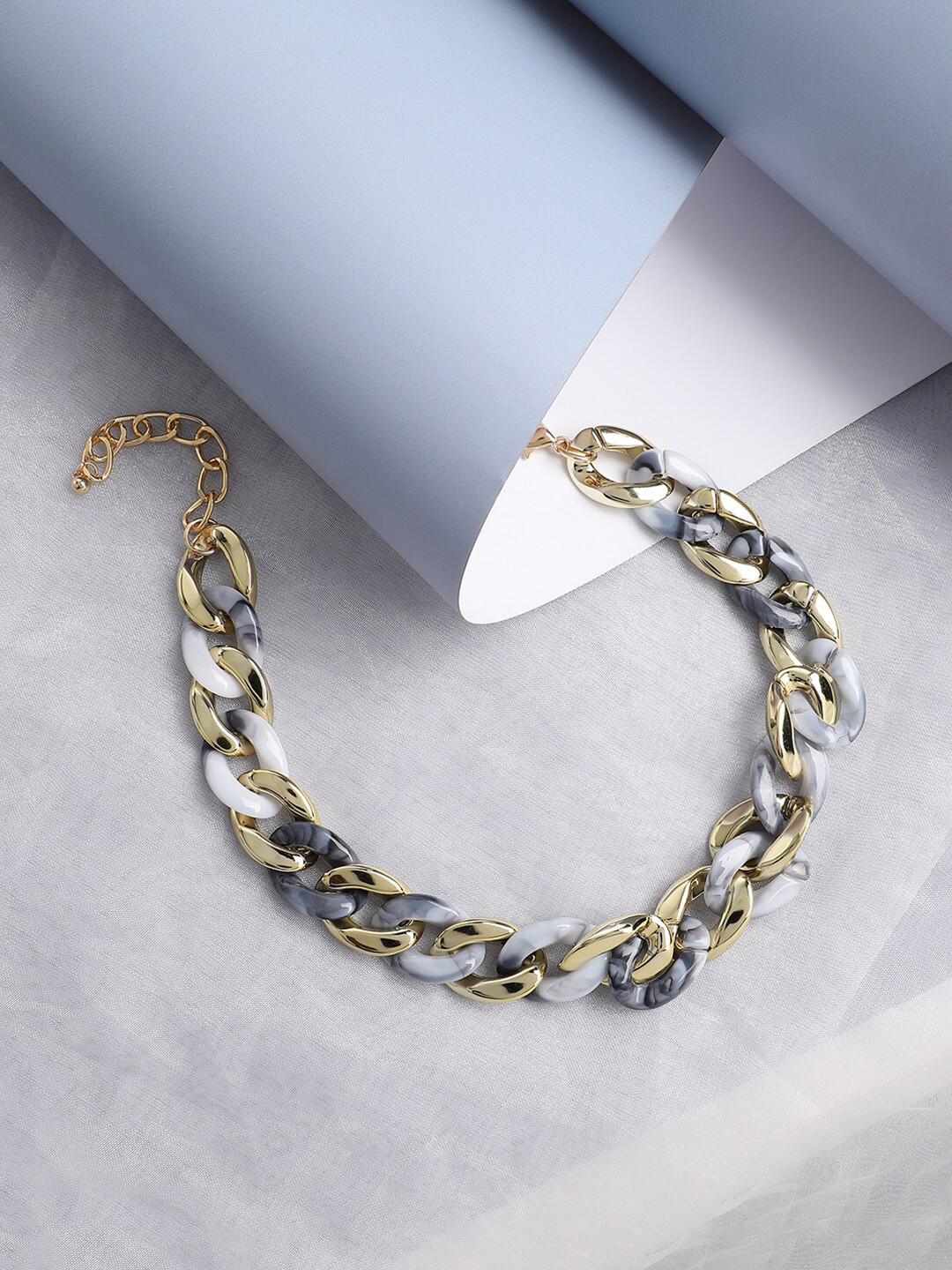 

SOHI Gold-Plated Necklace