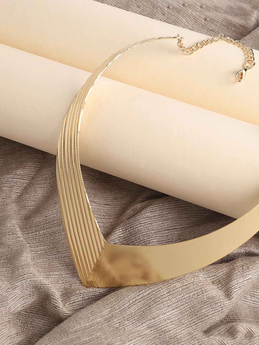 

SOHI Gold-Plated Necklace