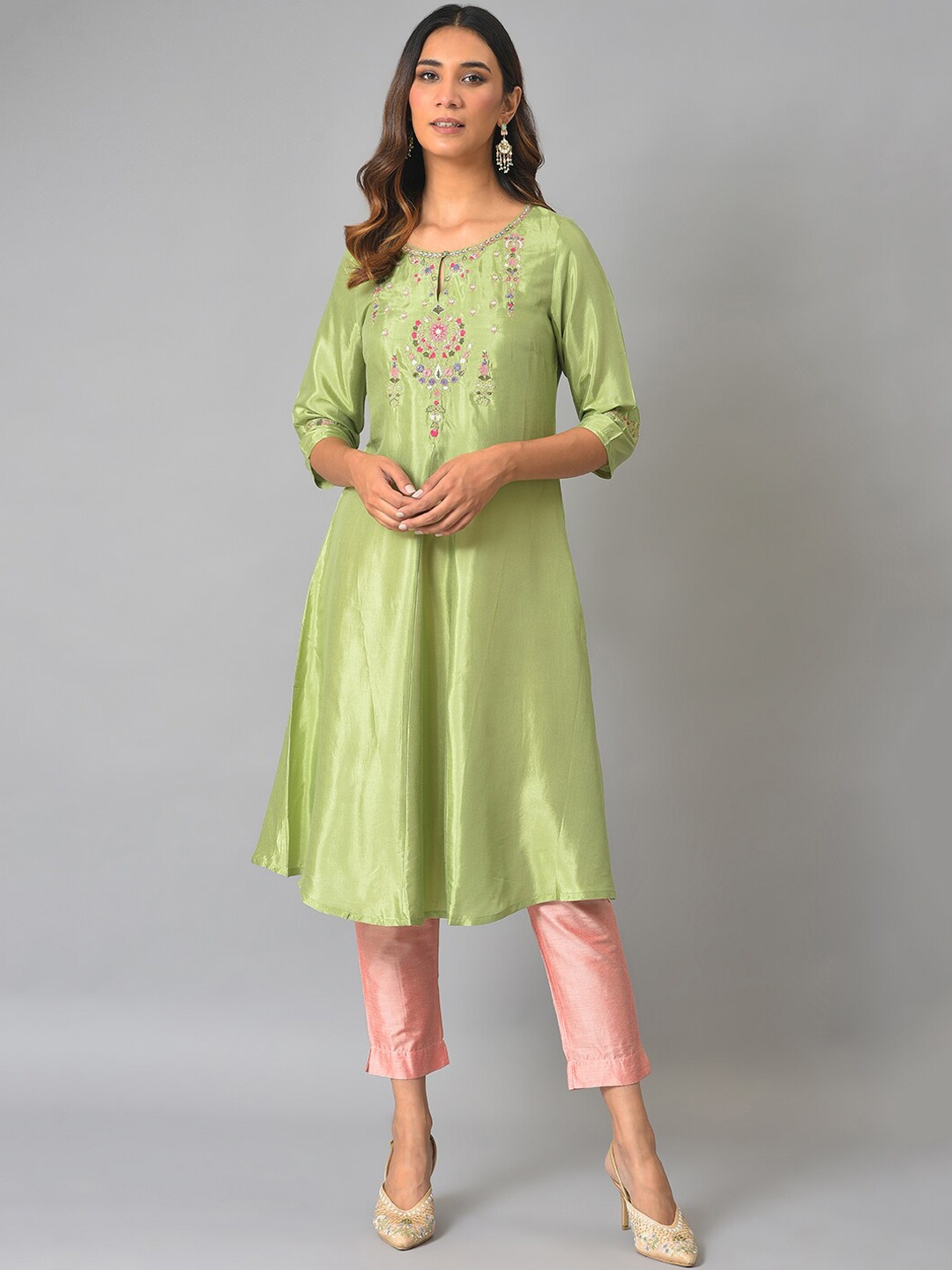 

W Embroidered Keyhole Neck Thread Work A-Line Regular Fit Kurta, Green