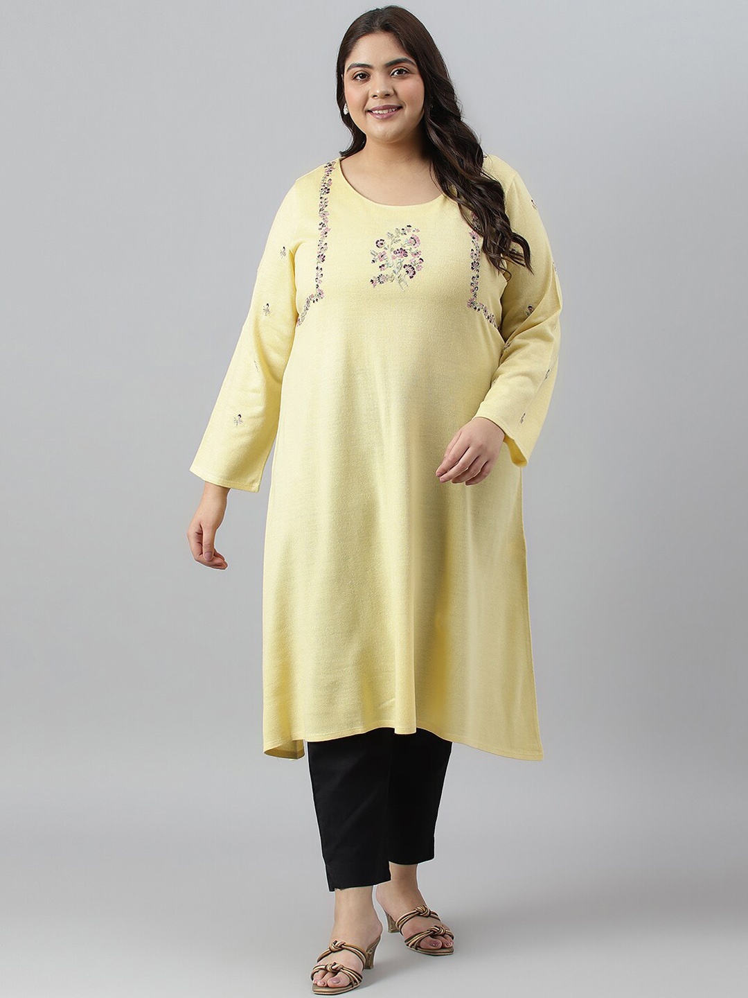 

W Plus Size Floral Printed Flared Sleeves Regular Straight Kurta, Yellow