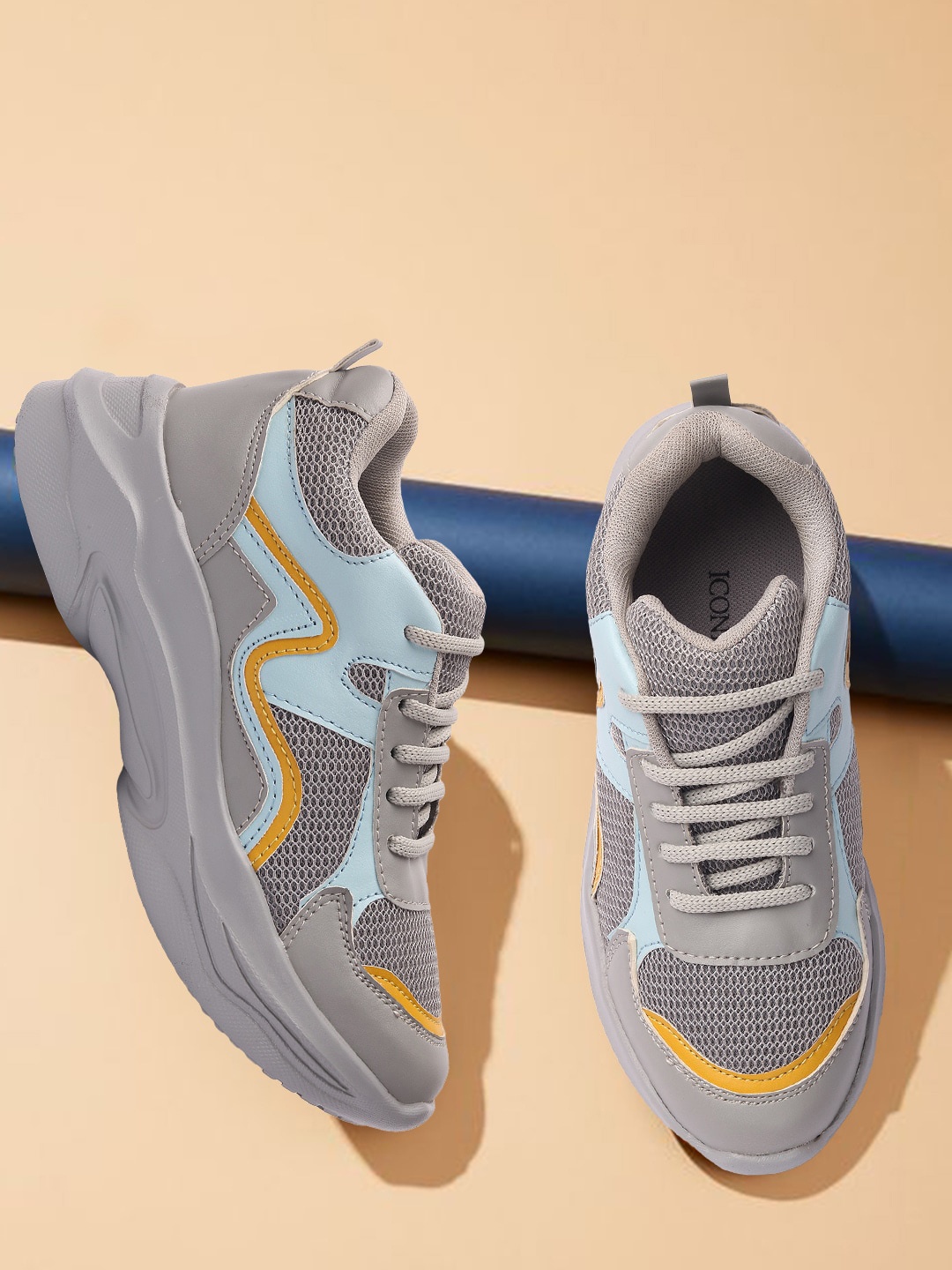 

ICONICS Women Grey Colourblocked Sneakers