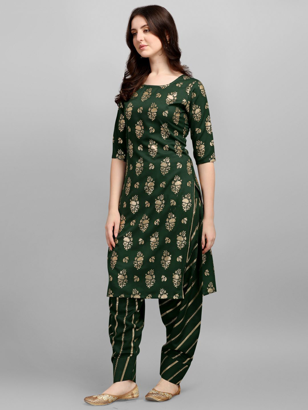 

GUFRINA Floral Printed Round Neck Kurta with Salwar, Green