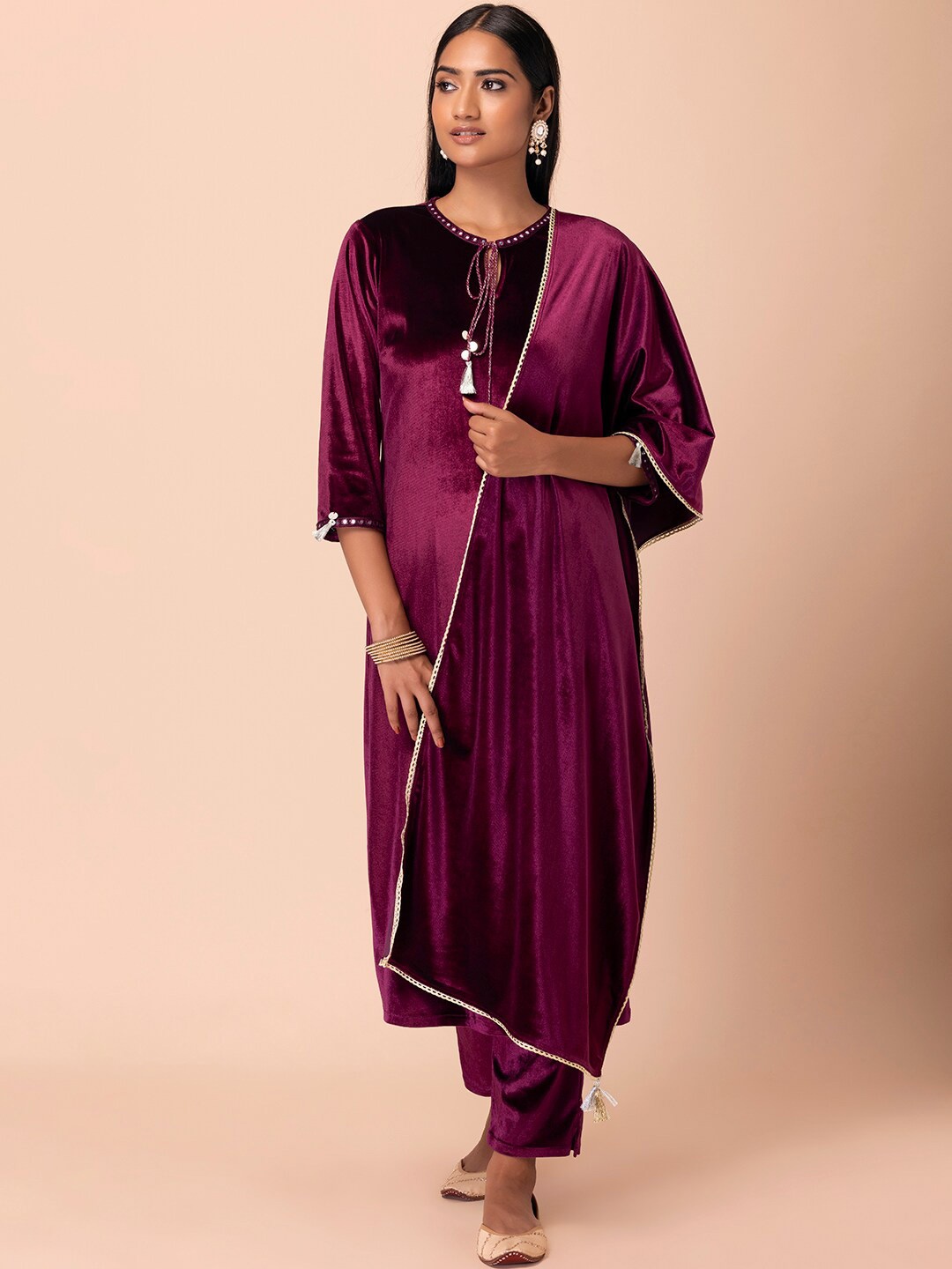 

INDYA Zari Lace Velvet Dupatta, Purple