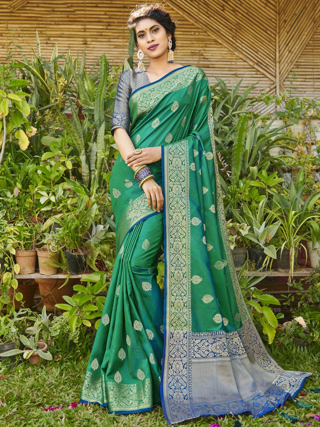 

SANGAM PRINTS Ethnic Motifs Zari Silk Blend Saree, Sea green