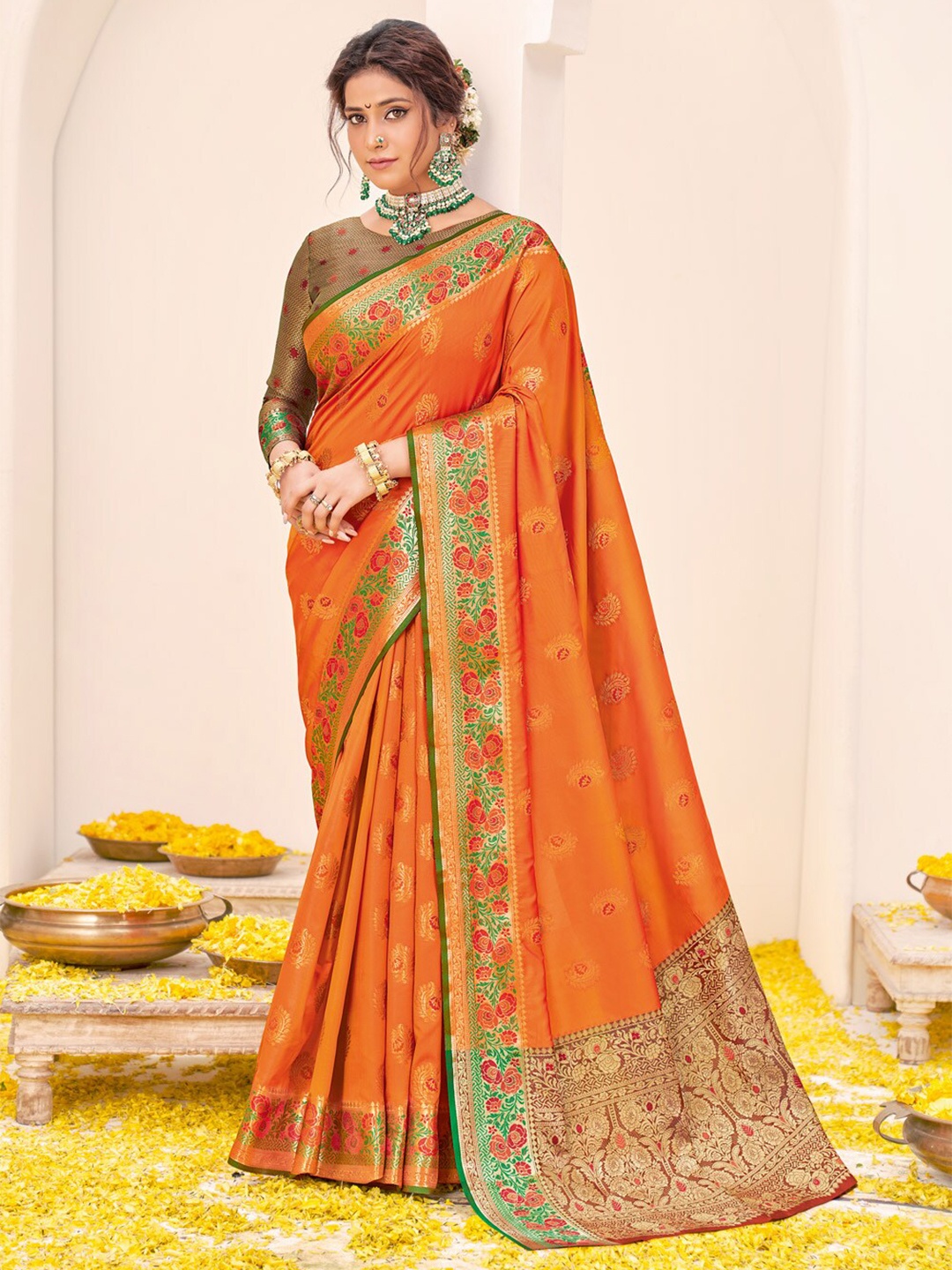 

SANGAM PRINTS Woven Design Silk Blend Saree, Orange