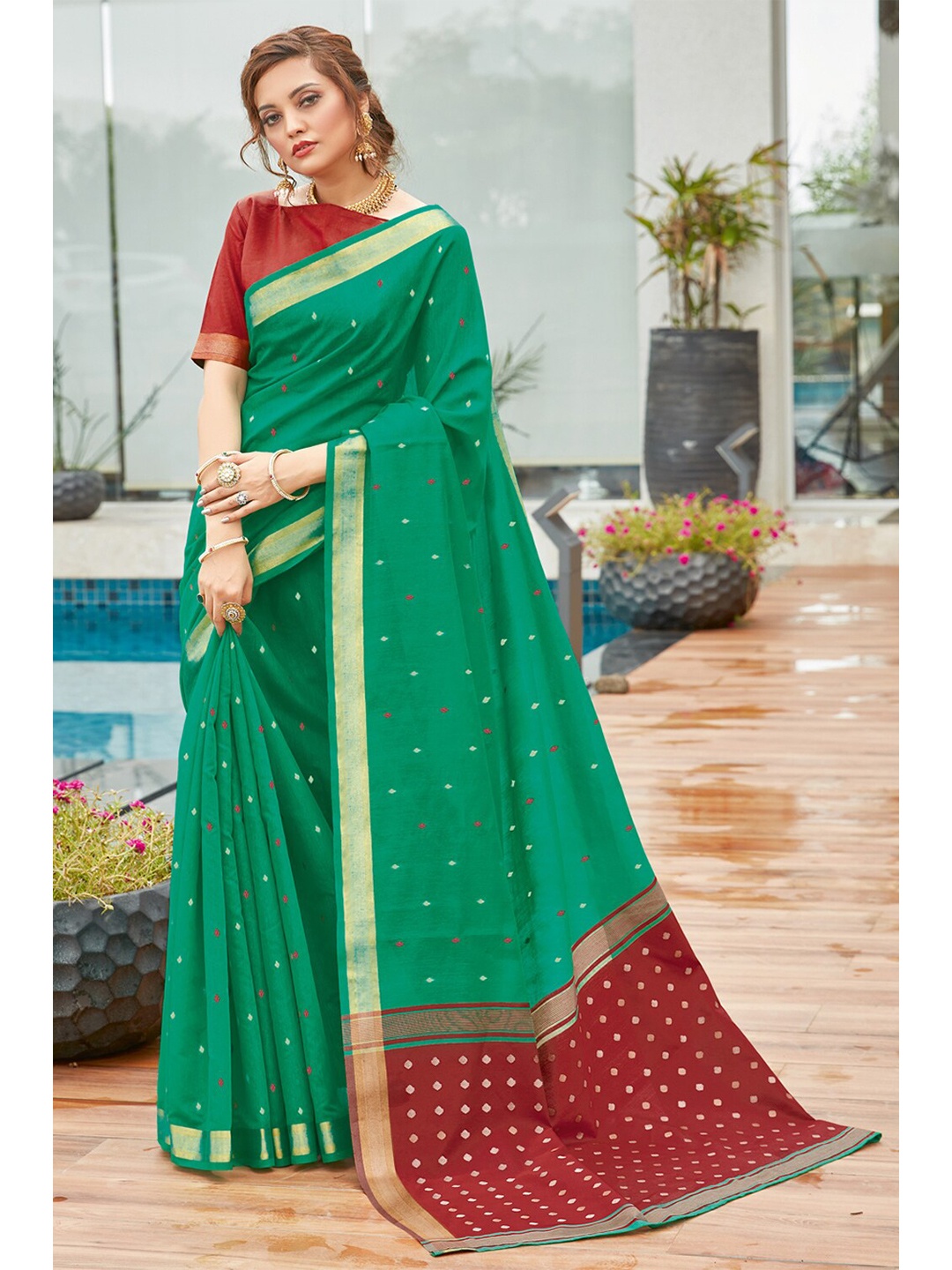 

SANGAM PRINTS Woven Design Zari Saree, Green