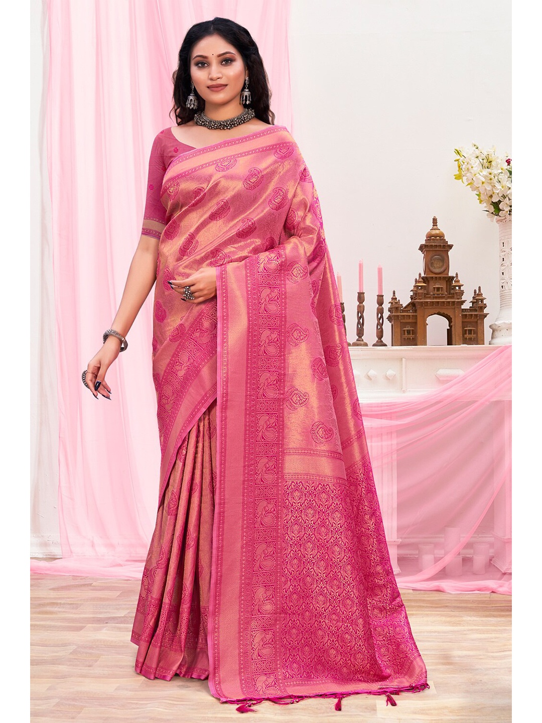 

SANGAM PRINTS Woven Design Silk Blend Saree, Magenta