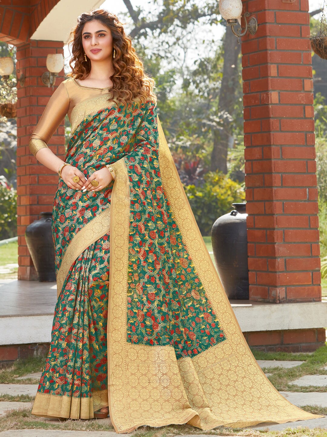 

SANGAM PRINTS Green & Red Woven Design Zari Silk Blend Banarasi Saree