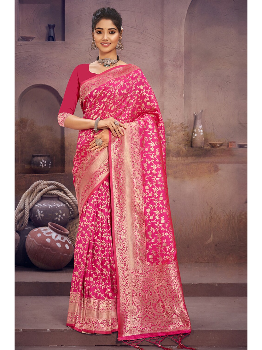 

SANGAM PRINTS Pink & Gold-Toned Woven Design Zari Silk Blend Saree