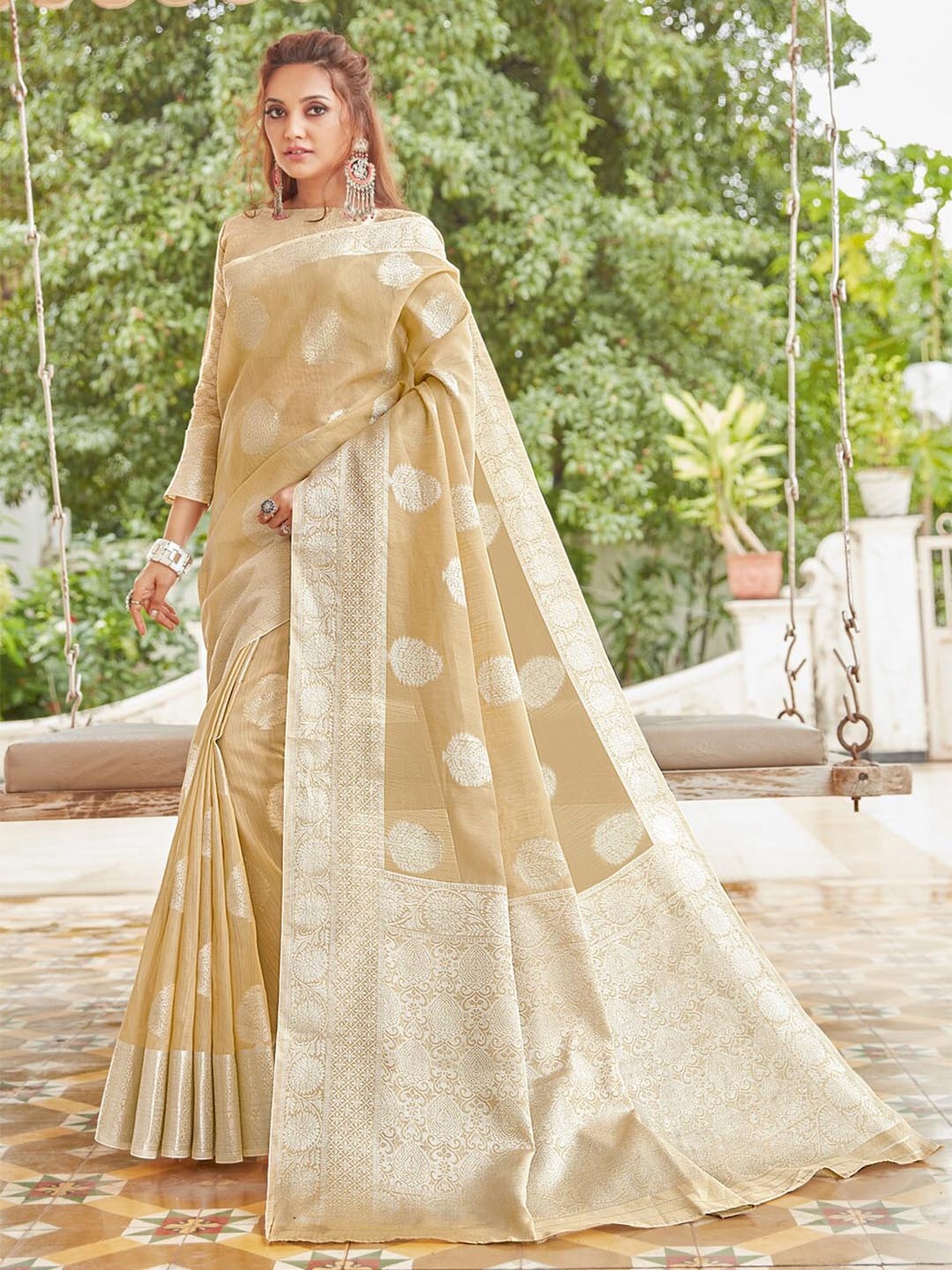 

SANGAM PRINTS Woven Design Zari Bordered Saree, Beige