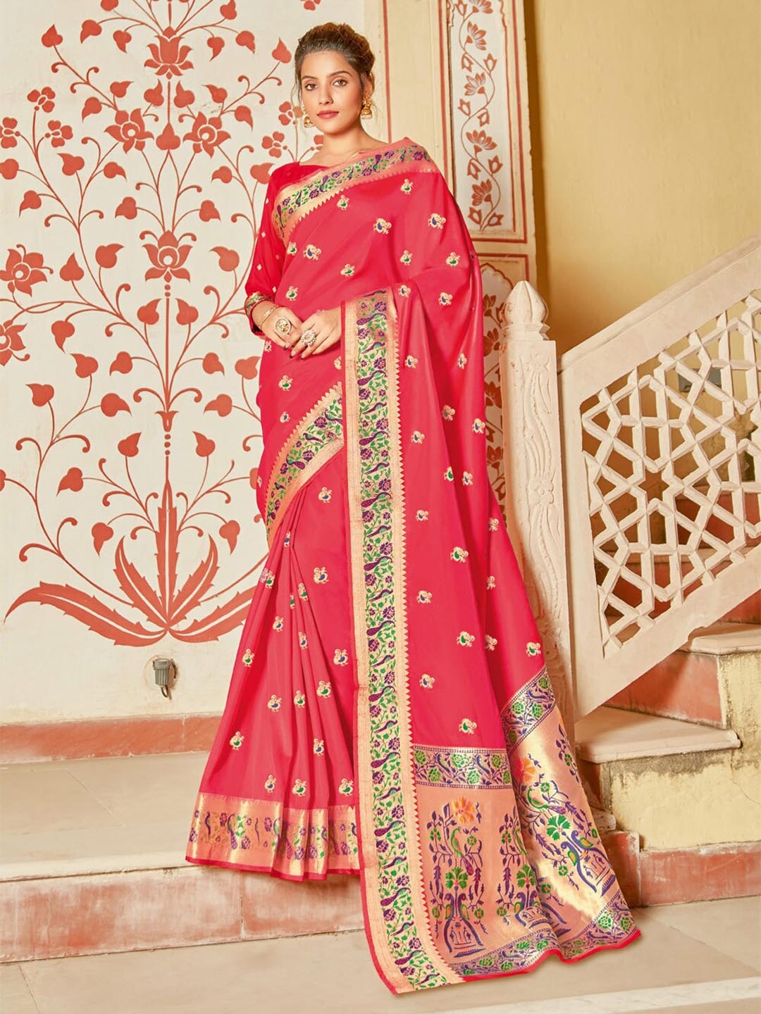 

SANGAM PRINTS Ethnic Motifs Zari Silk Blend Saree, Peach