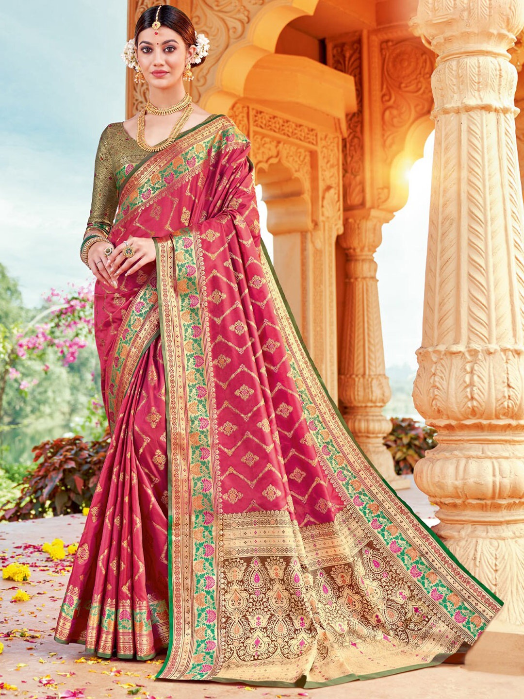 

SANGAM PRINTS Woven Design Zari Saree, Magenta