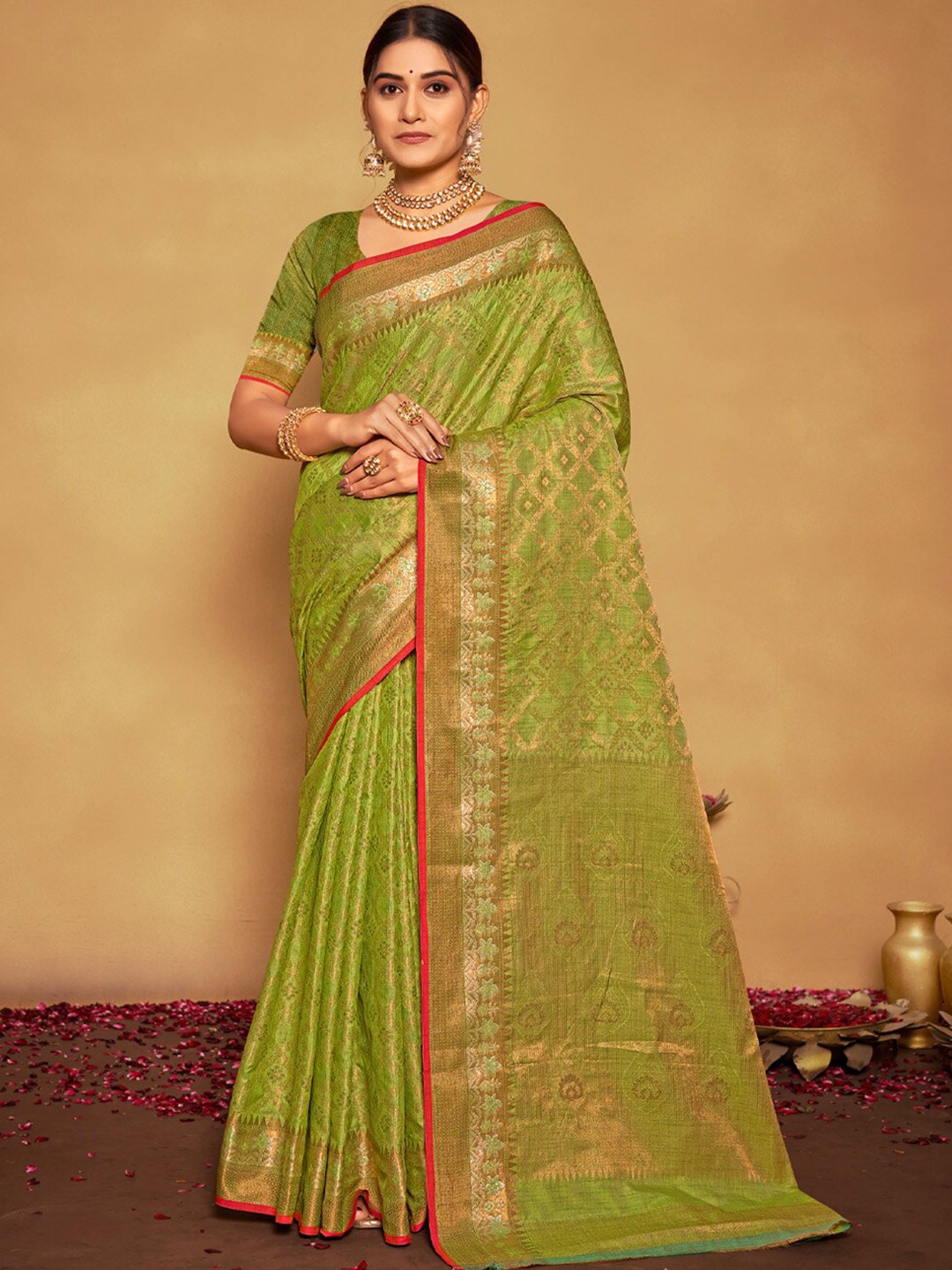 

SANGAM PRINTS Woven Design Zari Saree, Green