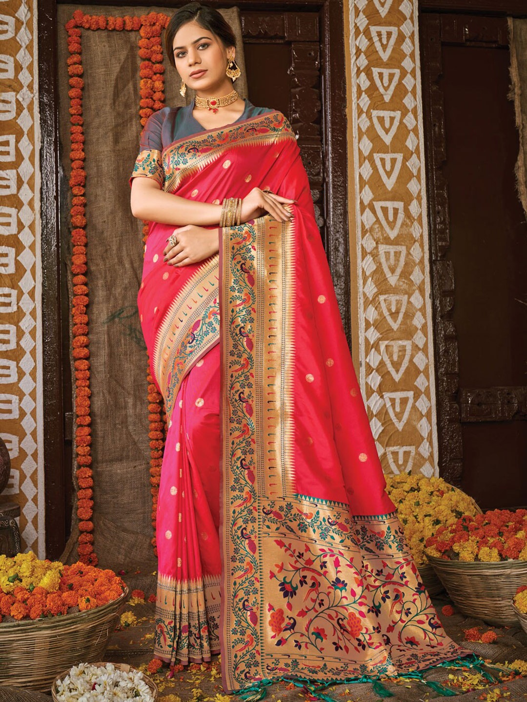

SANGAM PRINTS Ethnic Motifs Banarasi Silk Blend Saree, Pink