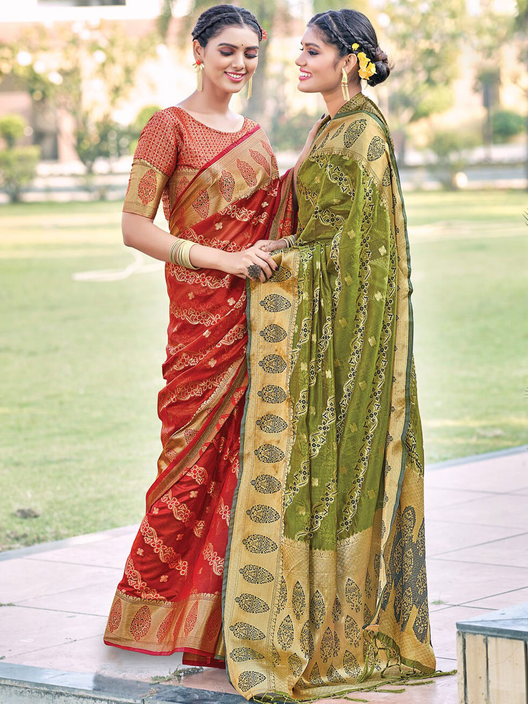 

SANGAM PRINTS Ethnic Motifs Zari Organza Saree, Green