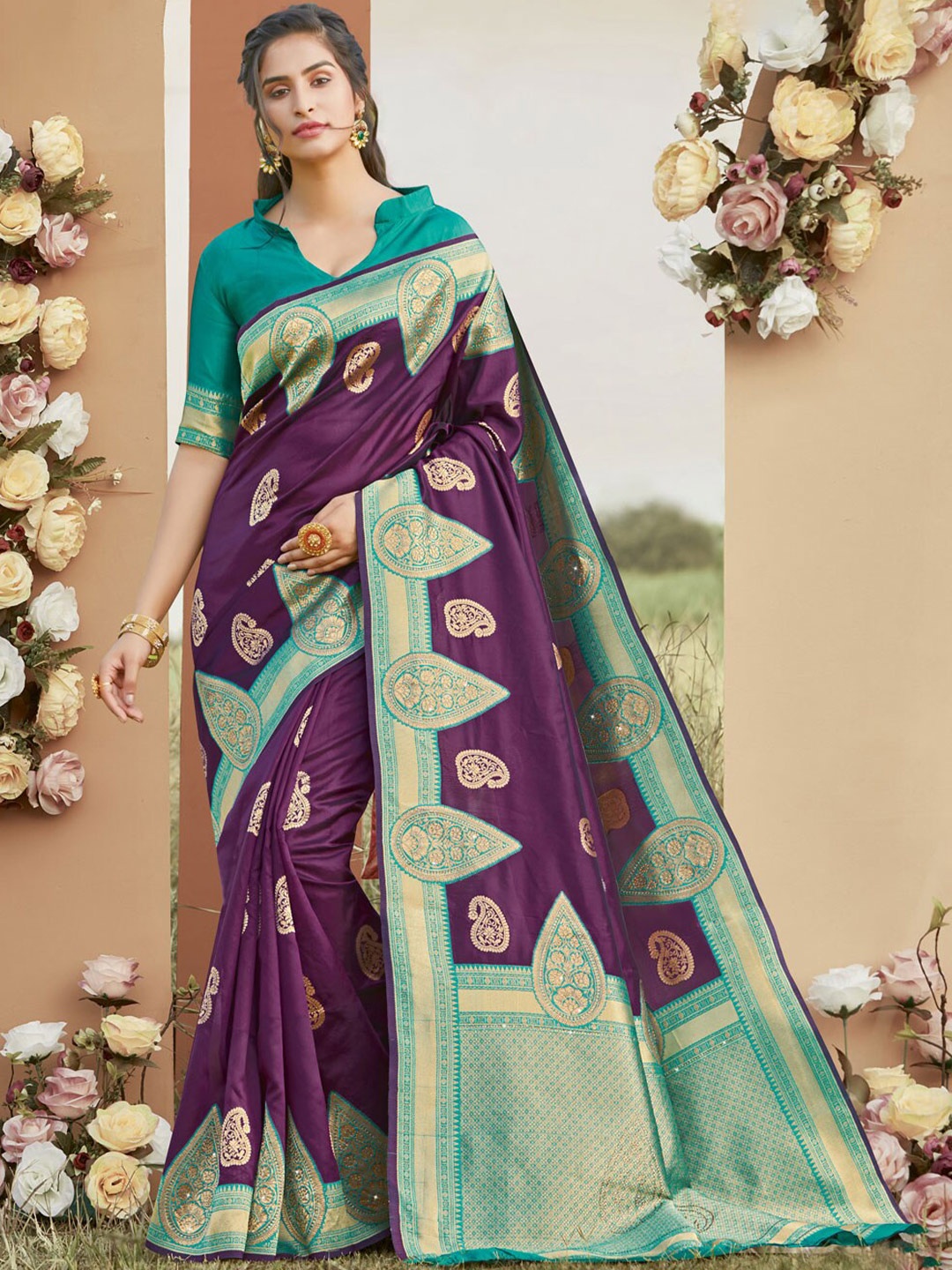 

SANGAM PRINTS Woven Design Zari Saree, Violet