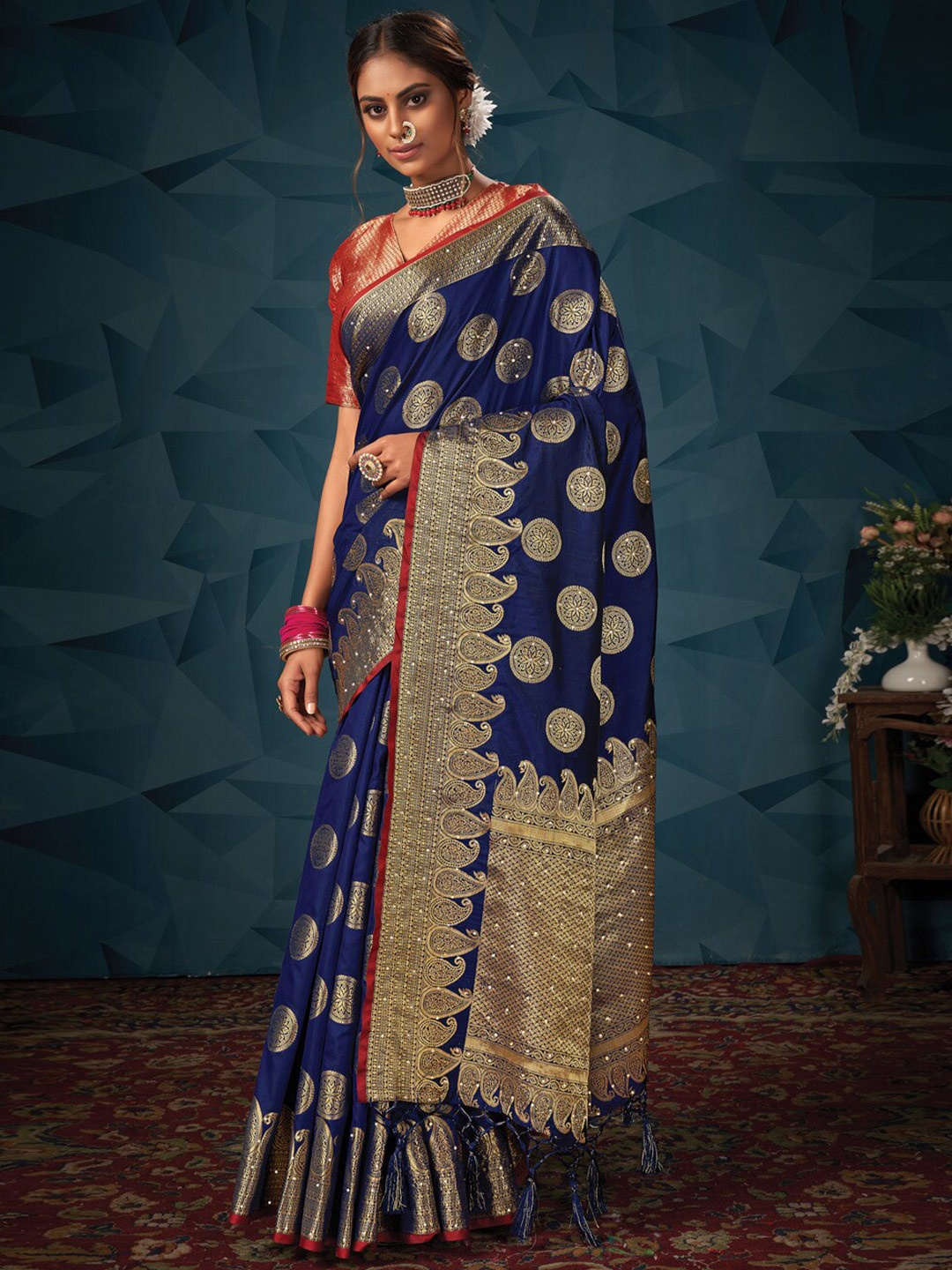 

SANGAM PRINTS Ethnic Motifs Zari Silk Blend Saree, Navy blue