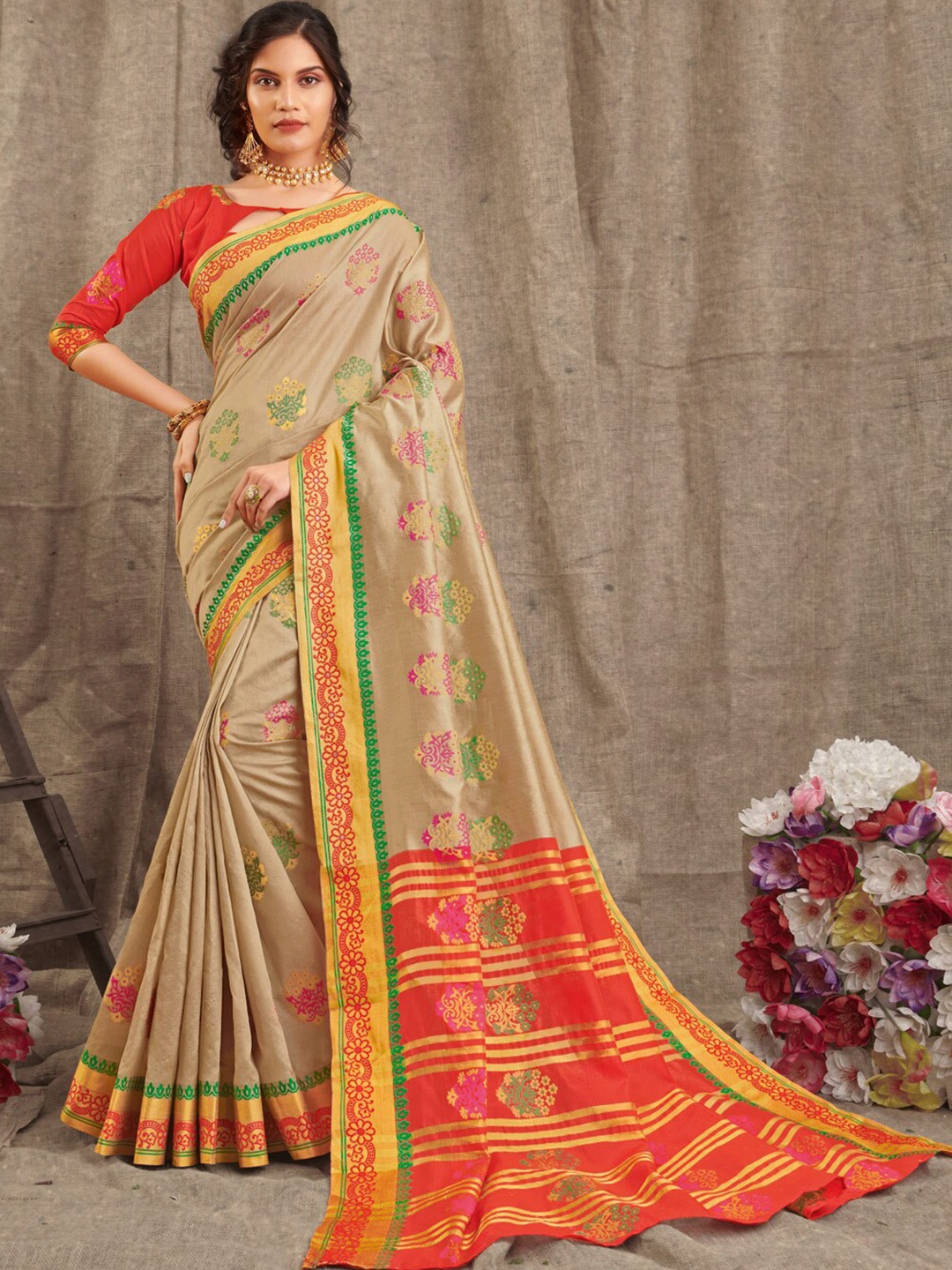 

SANGAM PRINTS Woven Design Zari Saree, Beige