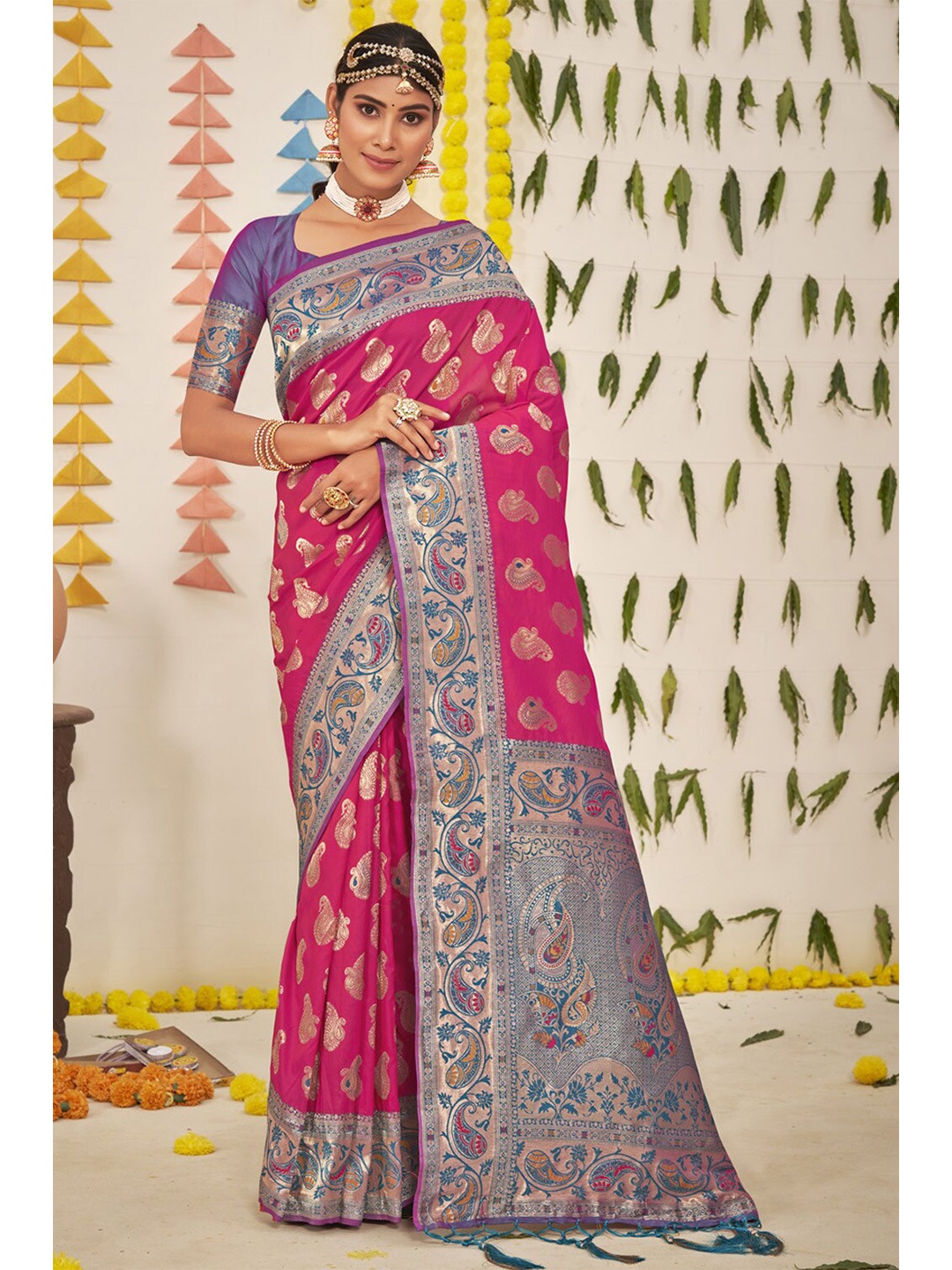 

SANGAM PRINTS Paisley Zari Silk Blend Saree, Pink