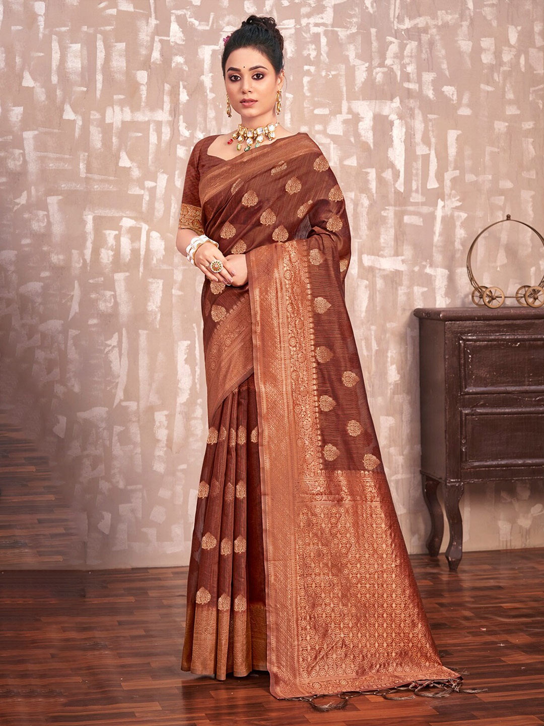 

SANGAM PRINTS Woven Design Zari Saree, Brown