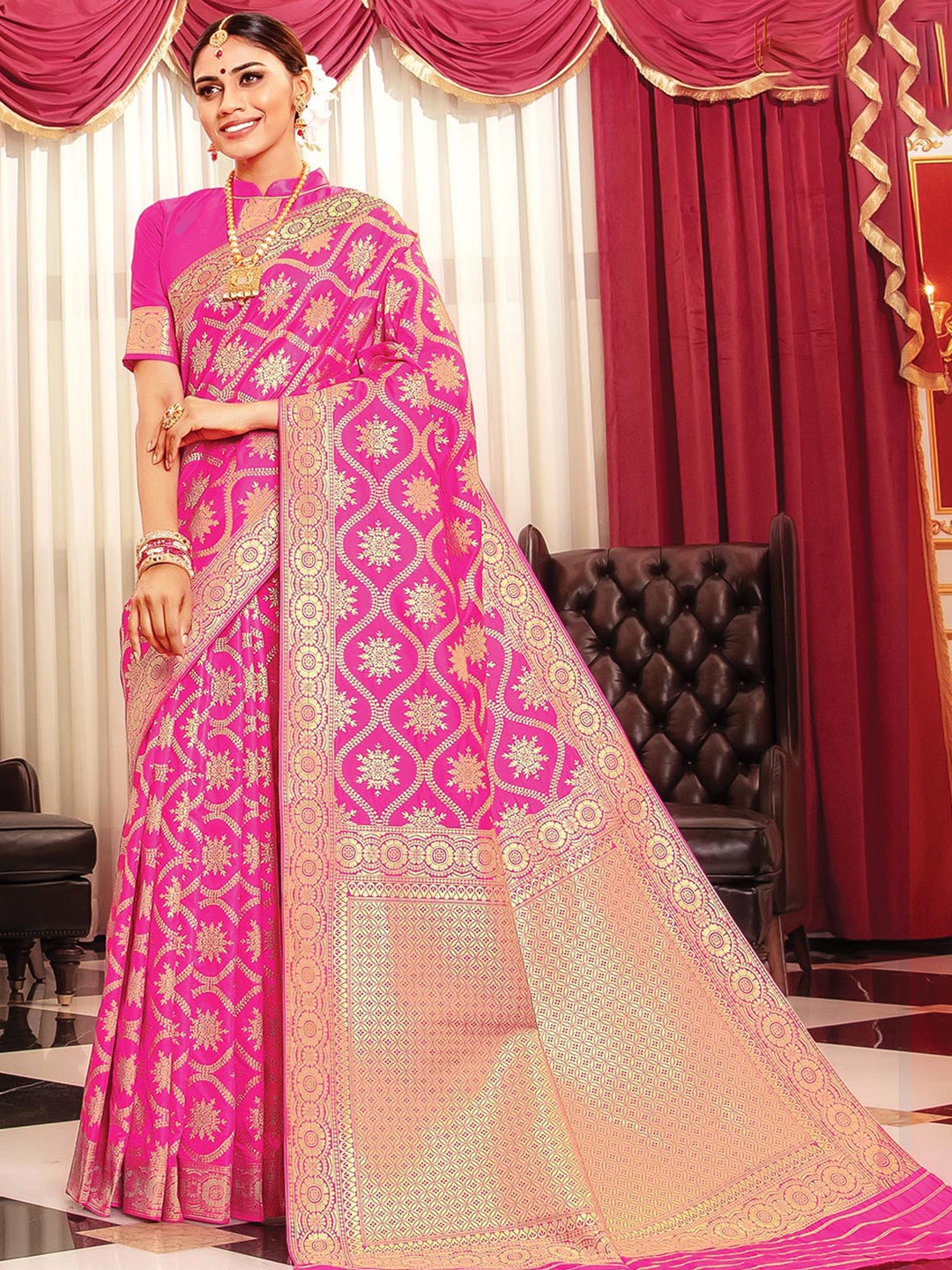 

SANGAM PRINTS Woven Design Zari Saree, Pink