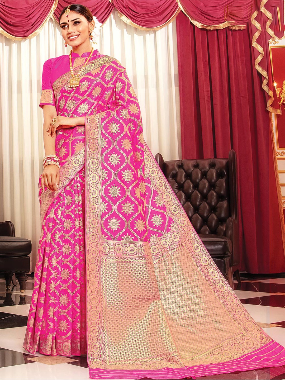 

SANGAM PRINTS Woven Design Zari Silk Blend Saree, Pink