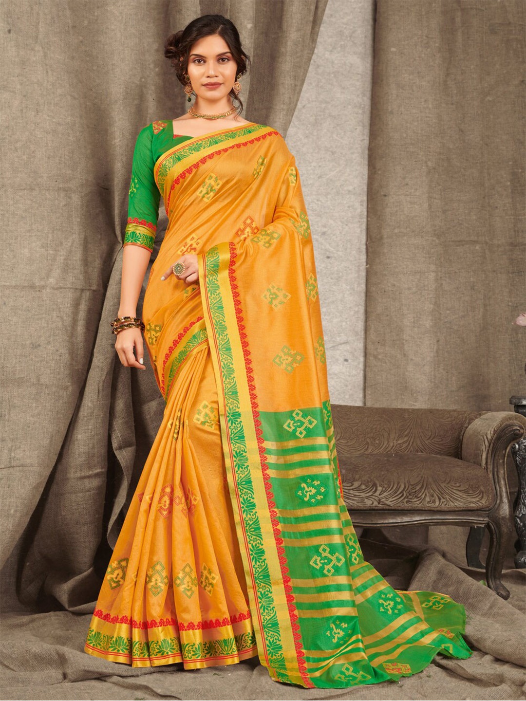 

SANGAM PRINTS Woven Design Zari Saree, Yellow