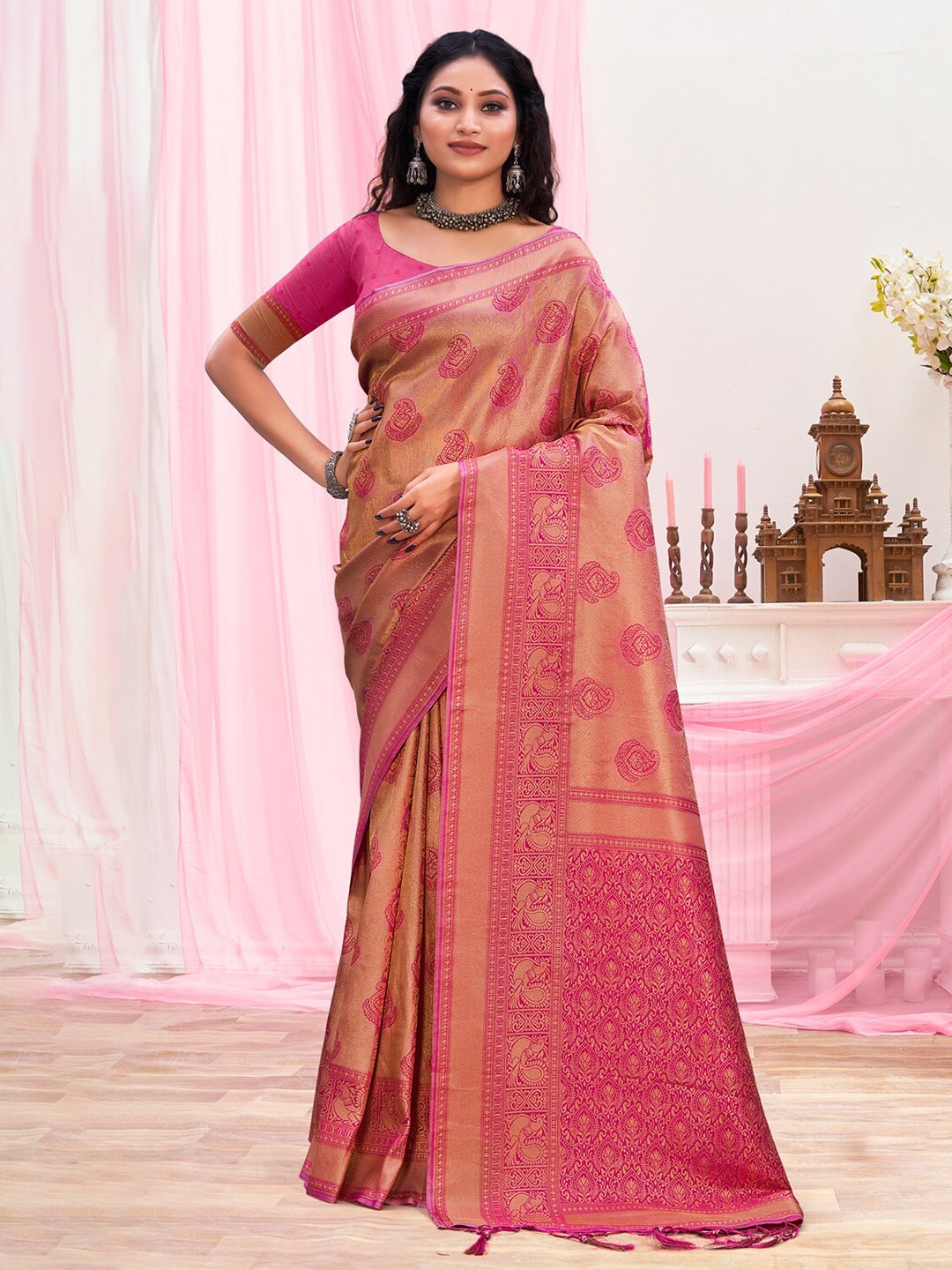 

SANGAM PRINTS Woven Design Zari Silk Blend Saree, Pink