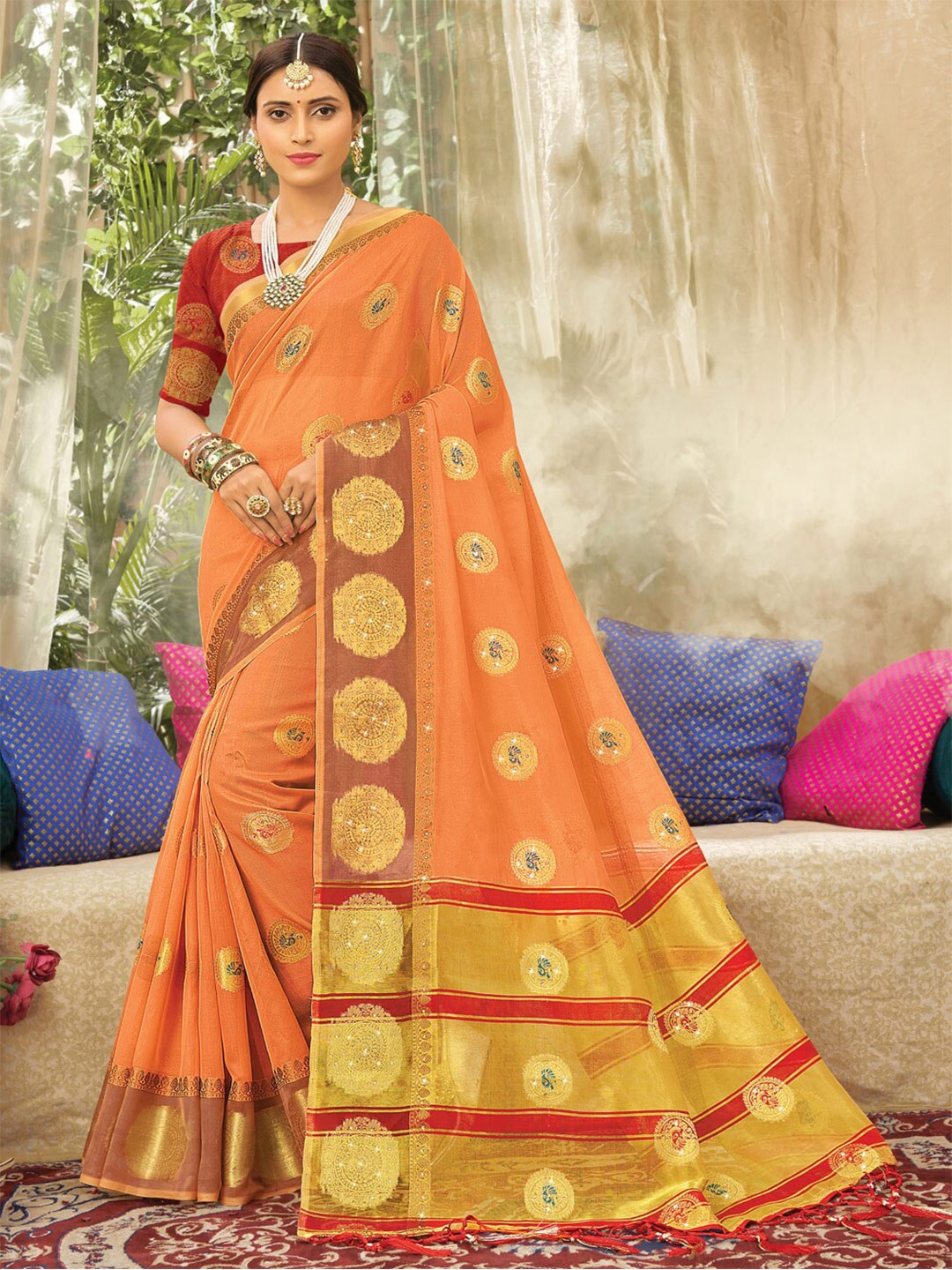 

SANGAM PRINTS Orange & Gold-Toned Woven Design Zari Organza Saree