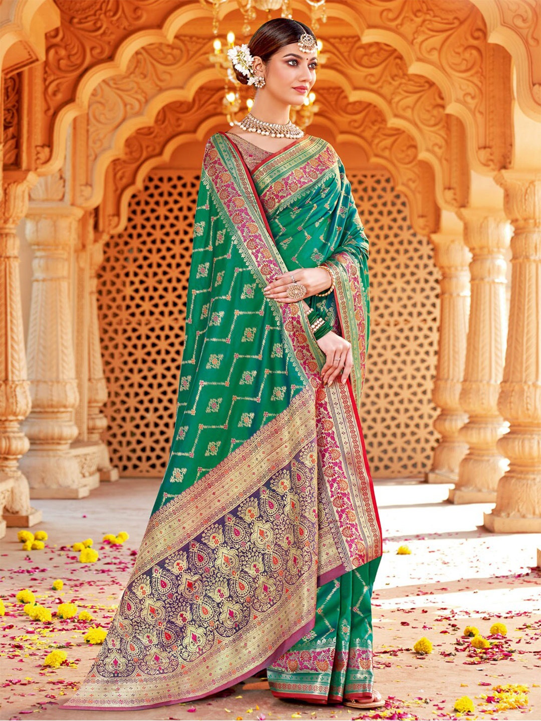 

SANGAM PRINTS Sea Green & Pink Woven Design Zari Silk Blend Saree