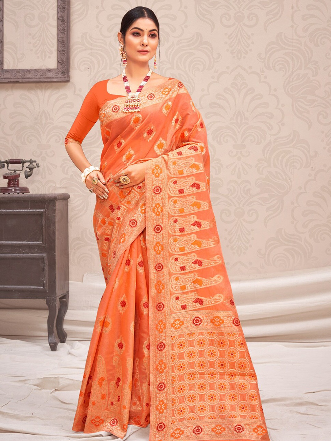 

SANGAM PRINTS Ethnic Motifs Zari Silk Blend Saree, Orange