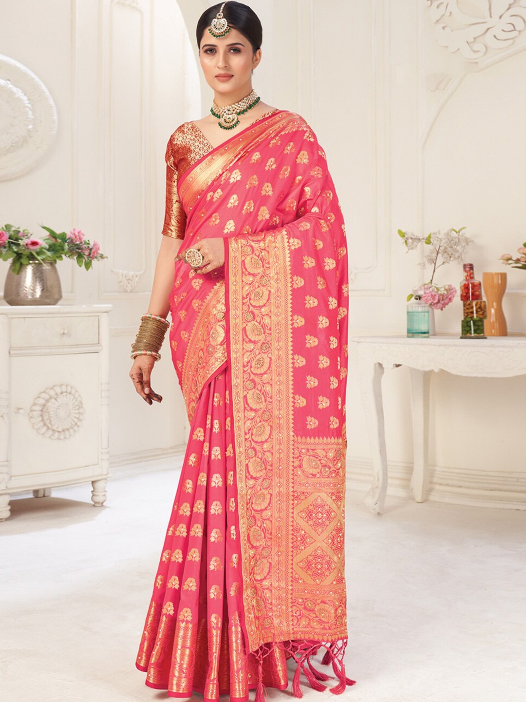 

SANGAM PRINTS Floral Zari Silk Blend Saree, Pink