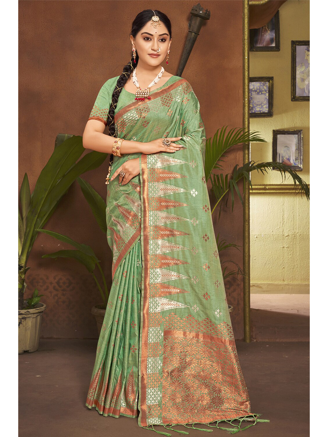 

SANGAM PRINTS Floral Zari Silk Blend Saree, Green