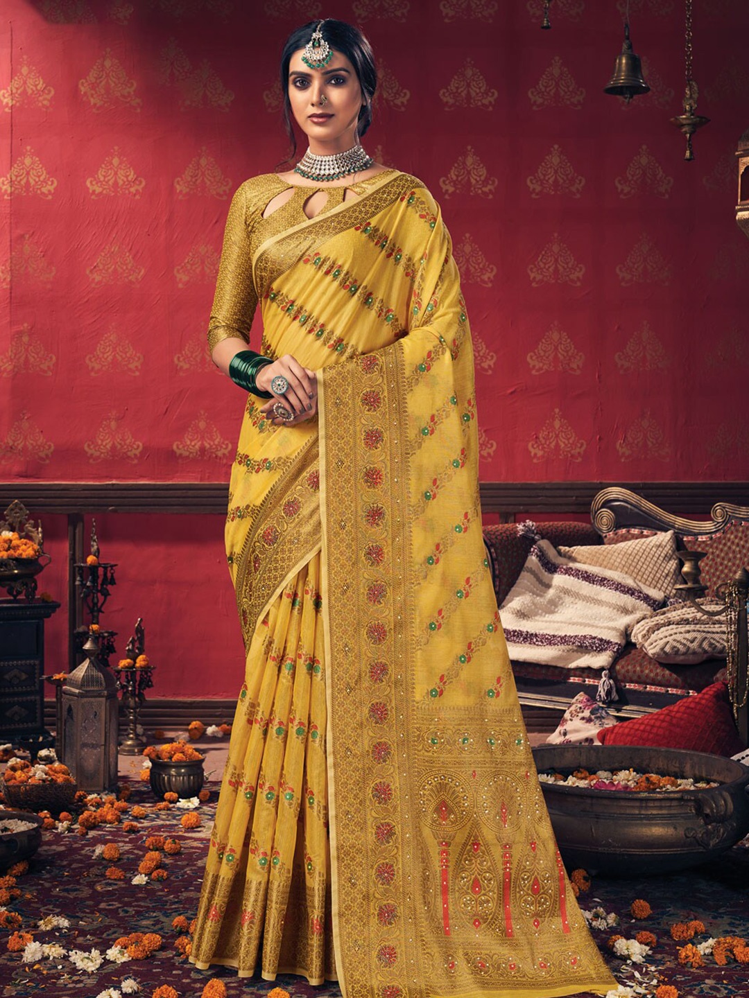 

SANGAM PRINTS Woven Design Zari Saree, Mustard