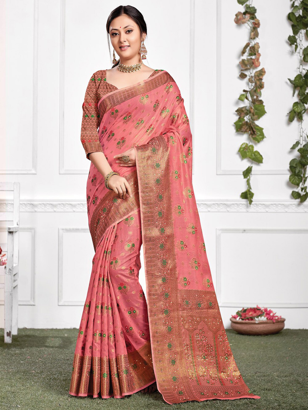

SANGAM PRINTS Woven Design Zari Saree, Pink