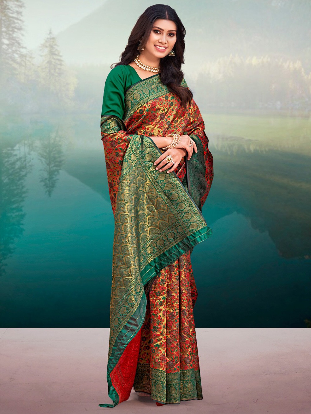 

SANGAM PRINTS Woven Design Zari Silk Blend Saree, Red