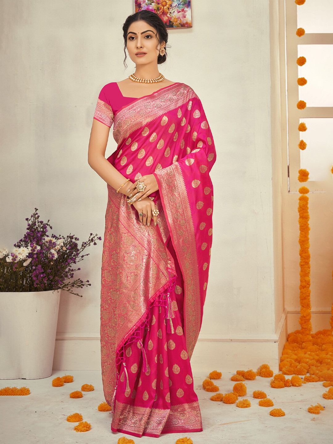 

SANGAM PRINTS Woven Design Zari Silk Blend Saree, Magenta