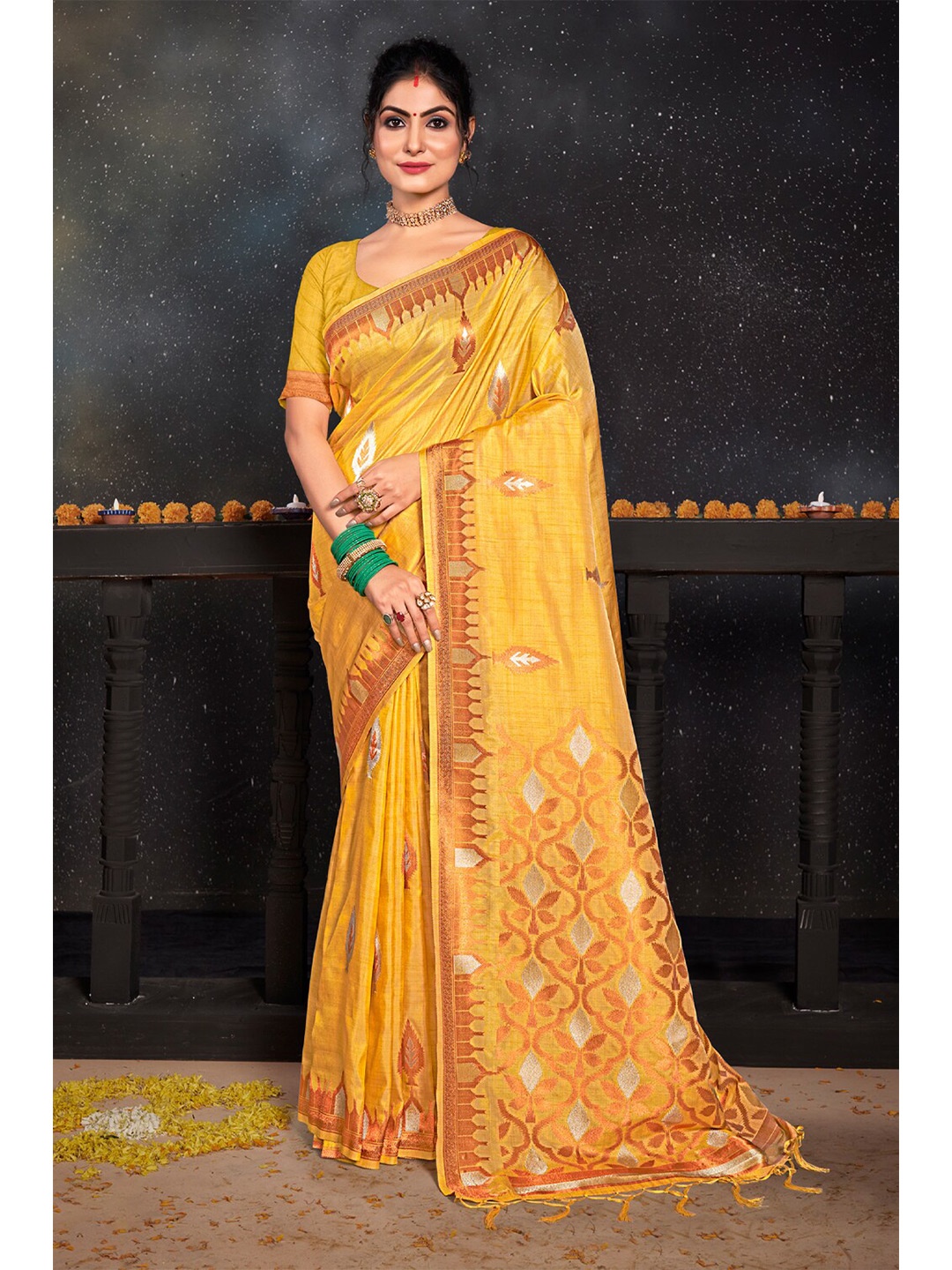 

SANGAM PRINTS Woven Design Zari Silk Blend Saree, Yellow