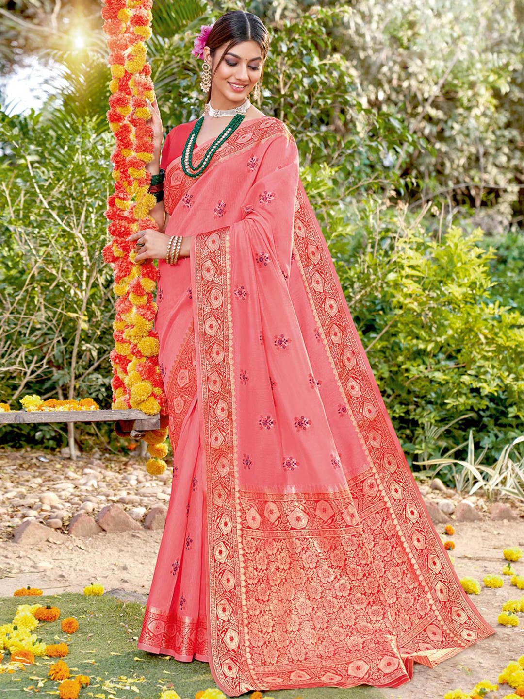 

SANGAM PRINTS Ethnic Motifs Zari Saree, Pink