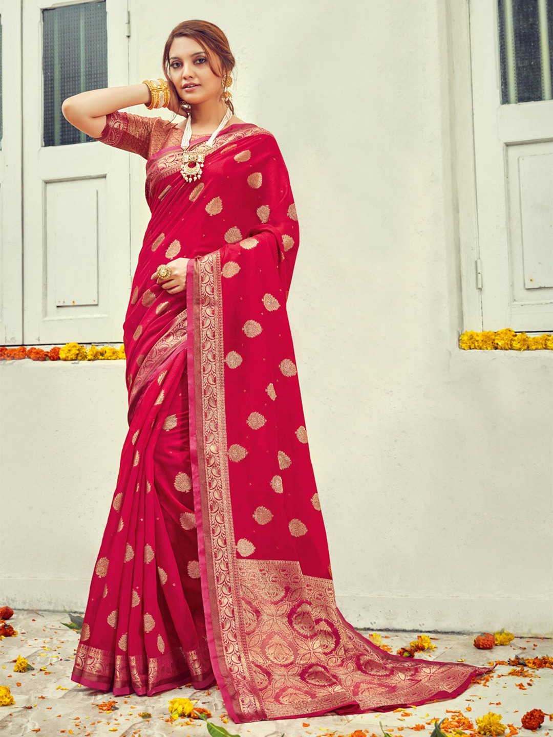 

SANGAM PRINTS Ethnic Motifs Zari Saree, Red