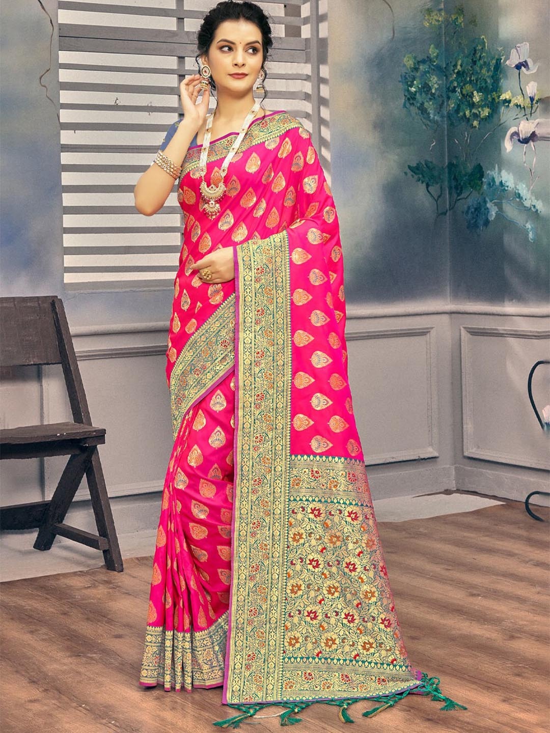 

SANGAM PRINTS Ethnic Motifs Zari Silk Blend Saree, Pink