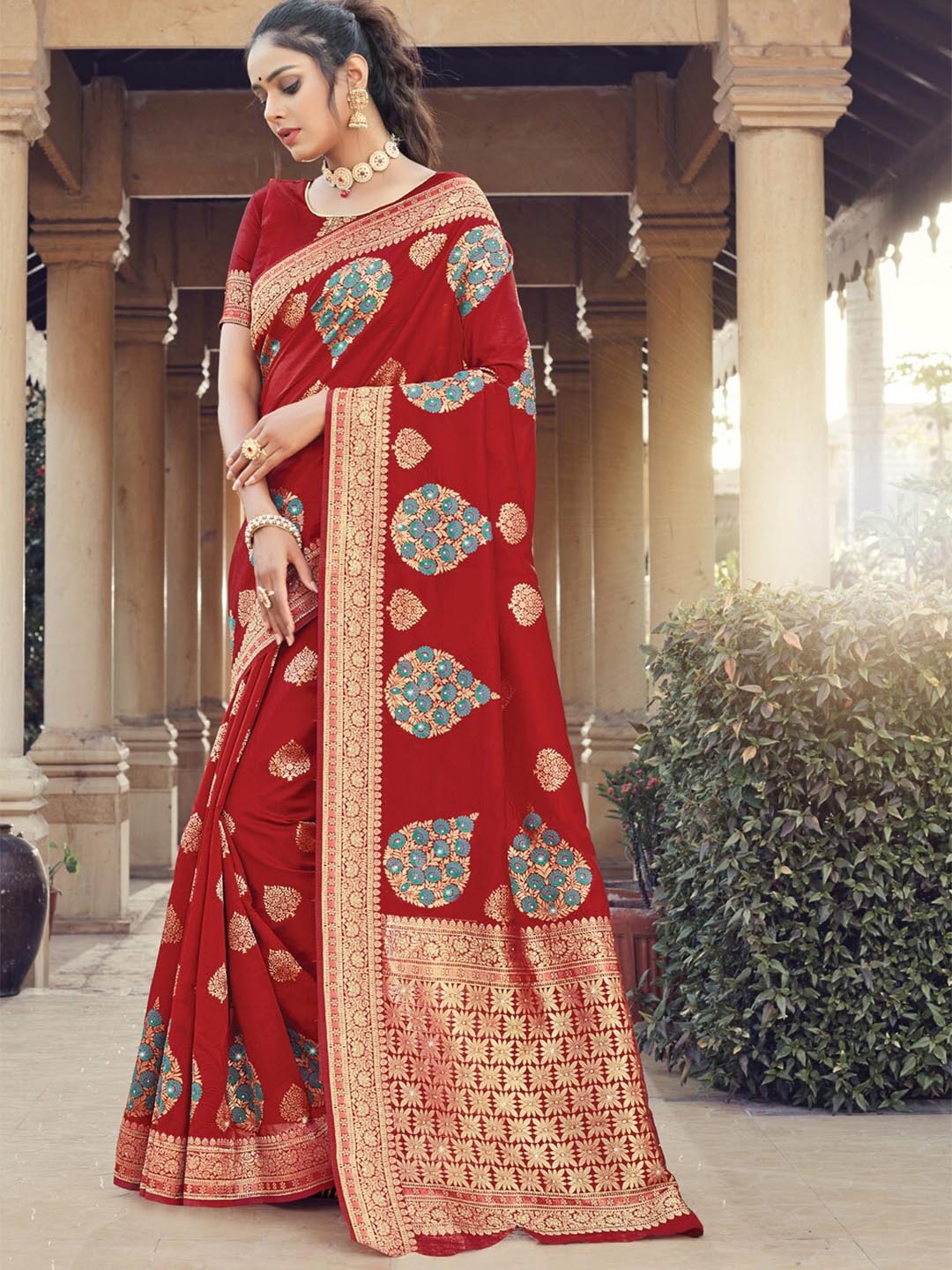 

SANGAM PRINTS Woven Design Zari Silk Blend Saree, Red