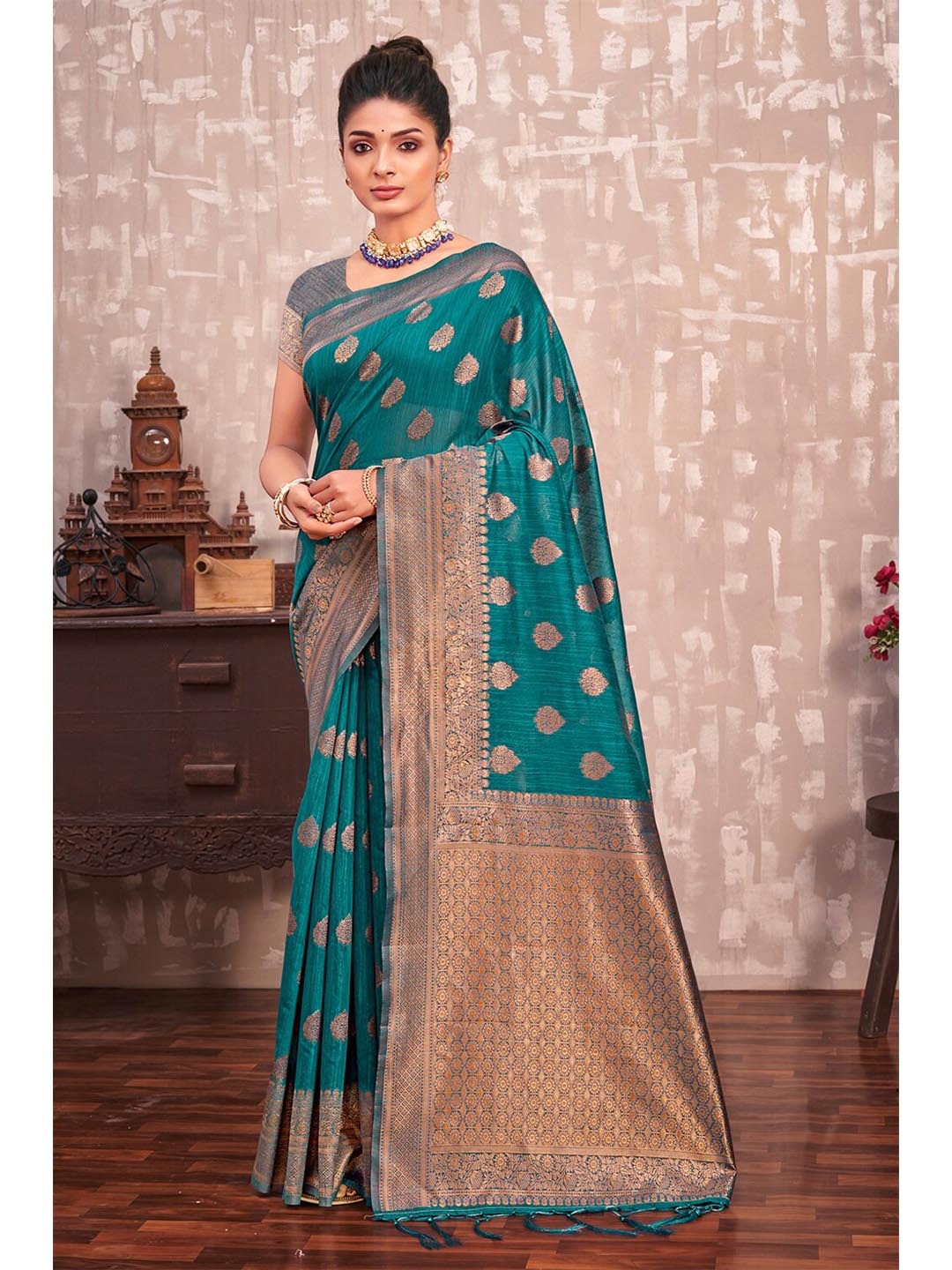 

SANGAM PRINTS Woven Design Zari Silk Blend Saree, Sea green