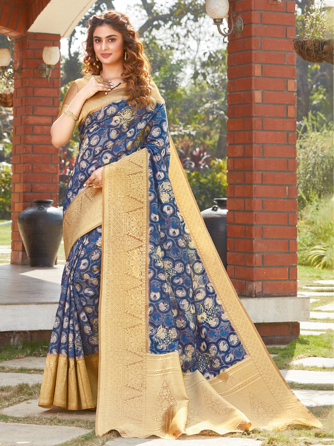 

SANGAM PRINTS Woven Design Silk Blend Saree, Blue