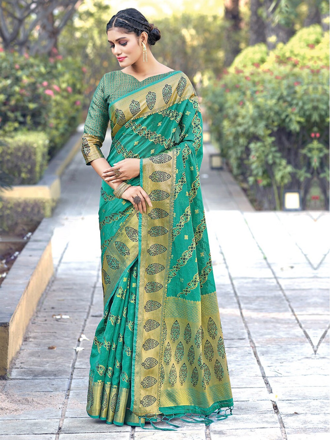 

SANGAM PRINTS Woven Design Zari Organza Saree, Sea green