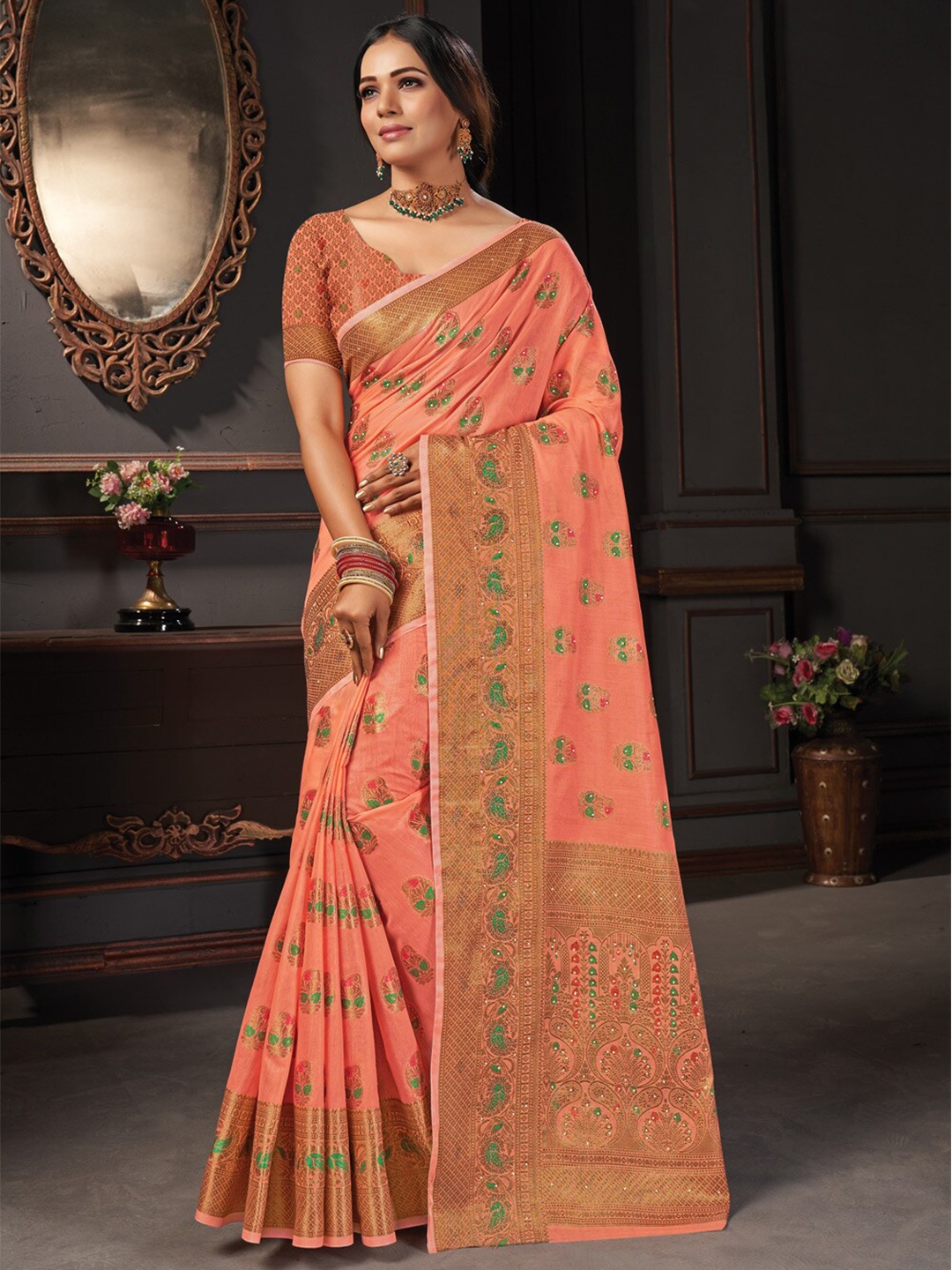 

SANGAM PRINTS Woven Design Zari Saree, Peach