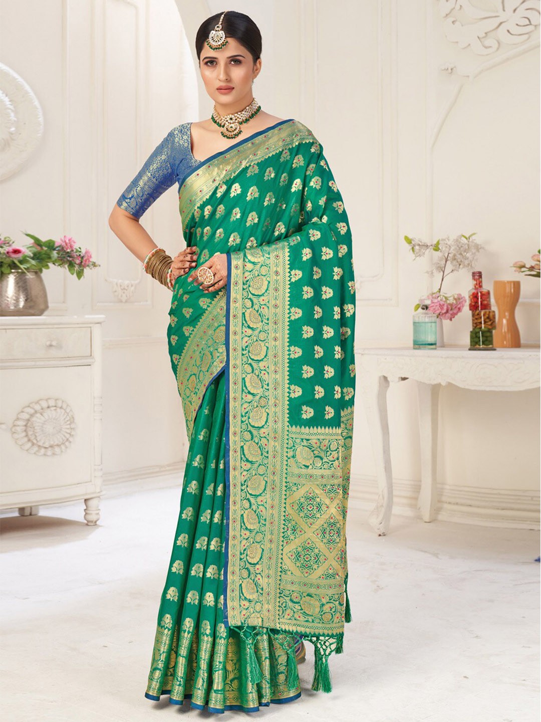 

SANGAM PRINTS Woven Design Zari Silk Blend Saree, Sea green