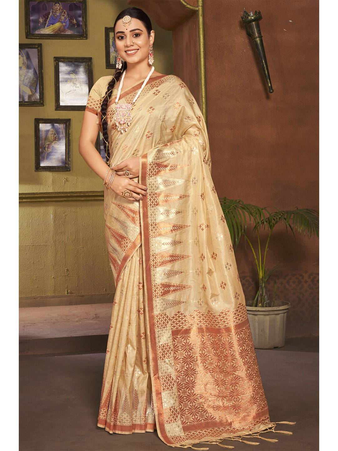 

SANGAM PRINTS Woven Design Zari Silk Blend Saree, Cream